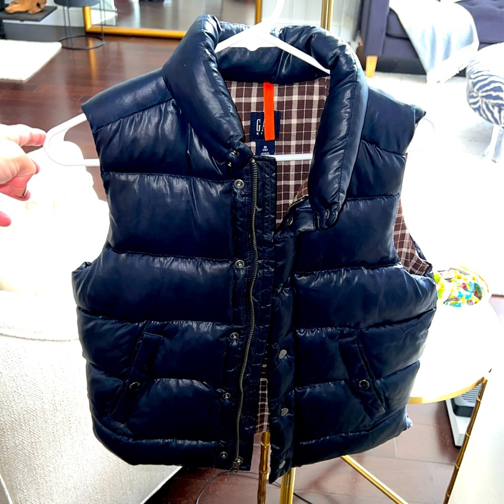 Boys/girls puffer vest GAP brand navy blue with plaid inlay size kids 8